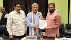 MP Naresh Mhaske and MP Sanjay Dina Patil submitted a memorandum to the Railway Minister highlighting the issues faced at railway stations in Thane, Mira-Bhayandar, Vashi, and the MMR region. MP Naresh Mhaske and MP Sanjay Dina Patil submitted a memorandum to the Railway Minister highlighting the issues faced at railway stations in Thane, Mira-Bhayandar, Vashi, and the MMR region.